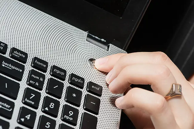 Не включается нoутбук в Красногорске